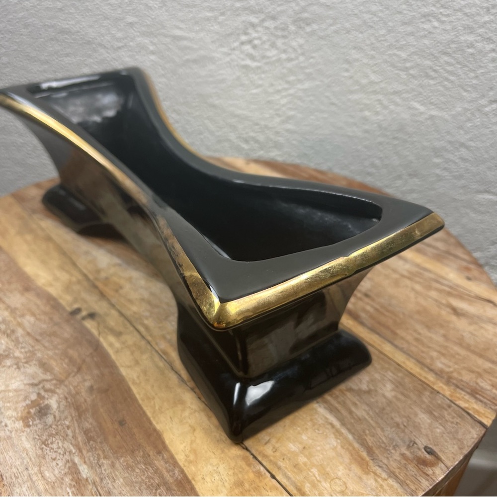 Vintage l 50s Mid-Century Mod Kitsch Glossy Black Gold Trim Long Footed Planter - Picture 6 of 15